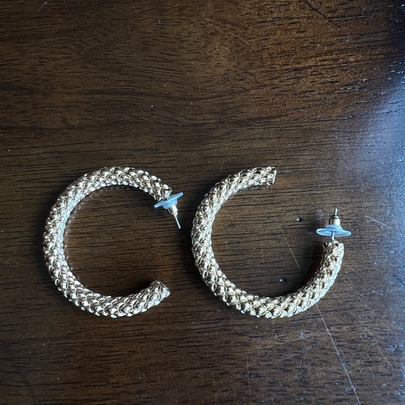 Large Textured Hoop Earrings - Picture 4 of 5